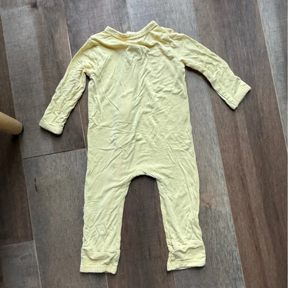 Kyte yellow zipper romper - Picture 4 of 4